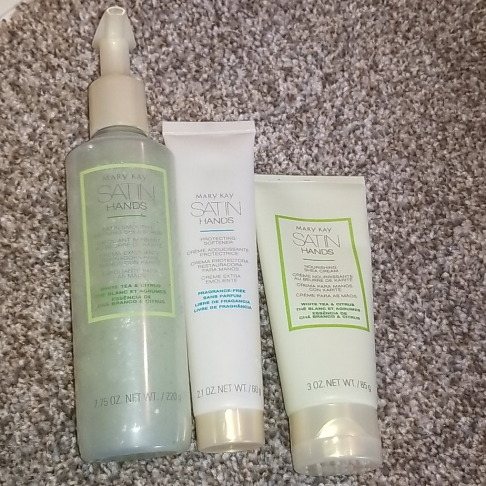 Mary Kay Satin Hands set